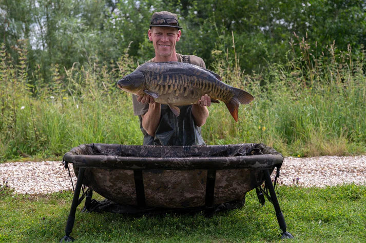 Saltea Primire Crap Nash Hi-protect Carp Cradle Camo Standard, 100x60x34cm